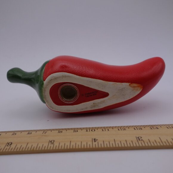 Tabasco Taiwan Ceramic Chili Pepper-Shaped Salt Shaker - Picture 11 of 11
